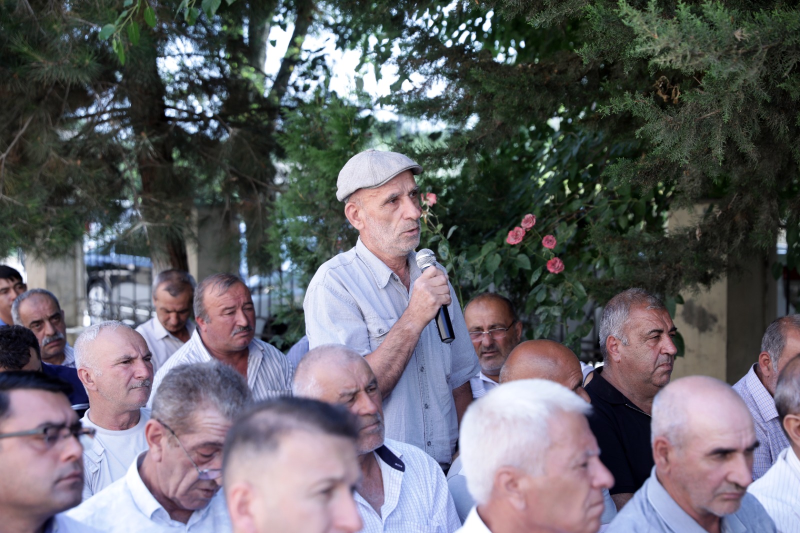 Xaçmazın Nərəcan kəndində növbəti səyyar qəbul keçirilib (FOTO)