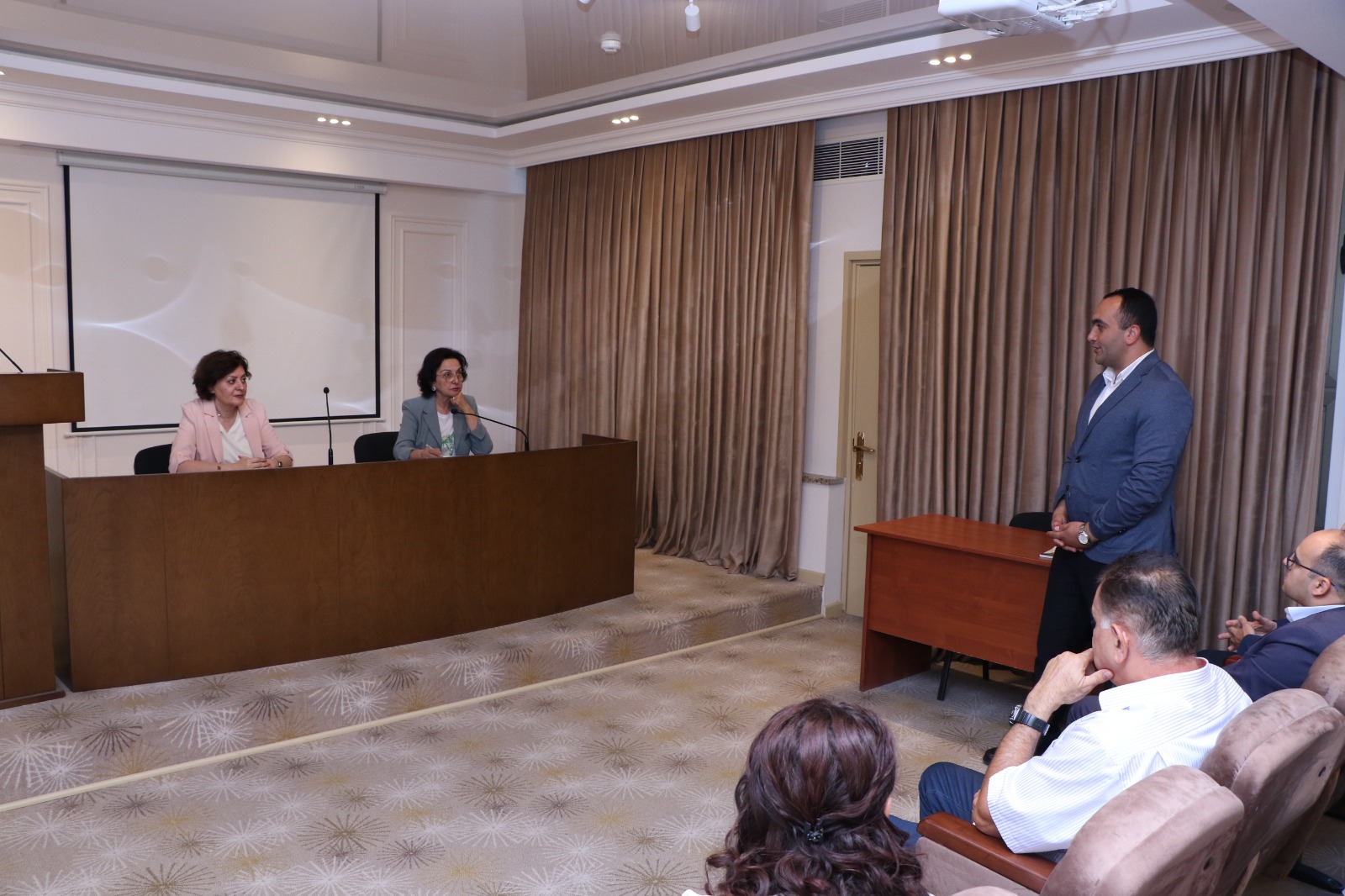 Elmi-tədqiqat potensialının gücləndirilməsinə doğru növbəti addım - Gənc alimlərlə görüş keçirilib (FOTO)