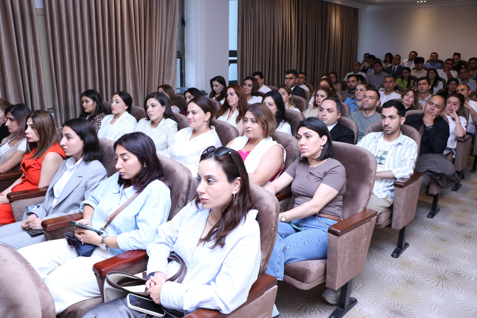 Elmi-tədqiqat potensialının gücləndirilməsinə doğru növbəti addım - Gənc alimlərlə görüş keçirilib (FOTO)