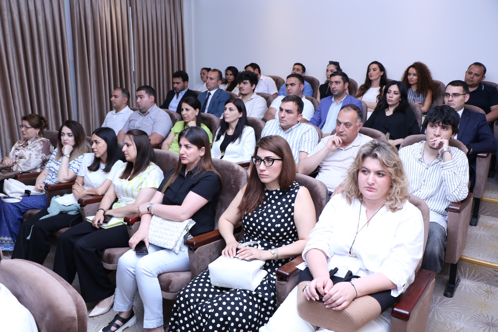 Elmi-tədqiqat potensialının gücləndirilməsinə doğru növbəti addım - Gənc alimlərlə görüş keçirilib (FOTO)