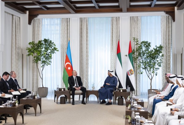 Prezident İlham Əliyevin Əbu-Dabidə Birləşmiş Ərəb Əmirliklərinin Prezidenti ilə görüşü olub (FOTO/VİDEO)