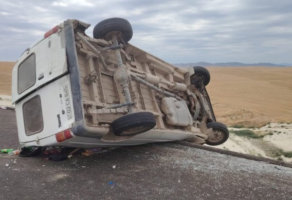 Ağdam-Füzuli yolunda mikroavtobus aşdı - 20 yaralı (FOTO/VİDEO)