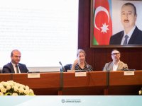 AYİB nümayəndələri AMB-də üzən faiz dərəcəli istiqrazlar mövzusunda təqdimat keçirib (FOTO)