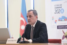 “Diplomatiya Aləmi” jurnalının 20 illik yubileyinə həsr olunmuş beynəlxalq dəyirmi masa keçirilib (FOTO)