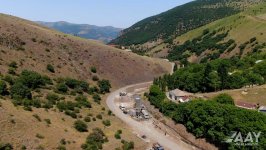 Yardımlı-Deman-Arvana avtomobil yolunda əsaslı bərpa işləri aparılır (FOTO/VİDEO)