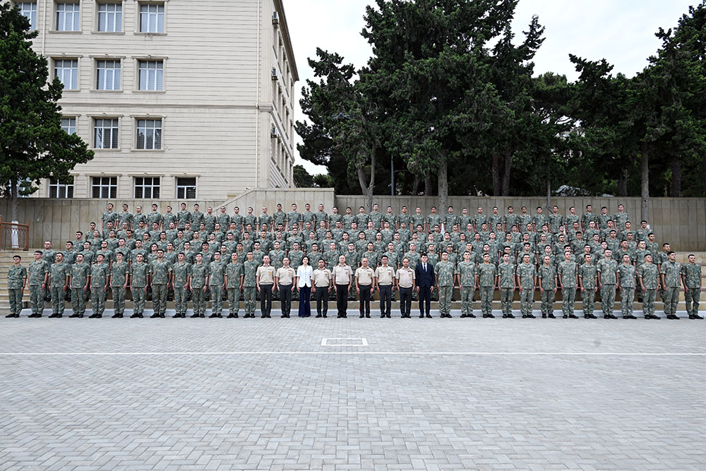 İntellektual qabiliyyətli bölmələrdən tərxis olunan gənclərlə görüş keçirilib (FOTO)