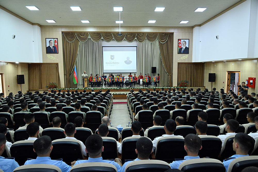 İntellektual qabiliyyətli bölmələrdən tərxis olunan gənclərlə görüş keçirilib (FOTO)