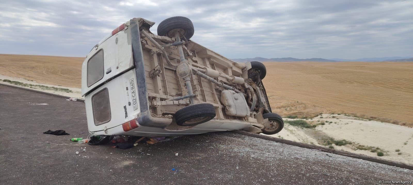 Ağdam-Füzuli yolunda mikroavtobus aşdı - 20 yaralı (FOTO/VİDEO)