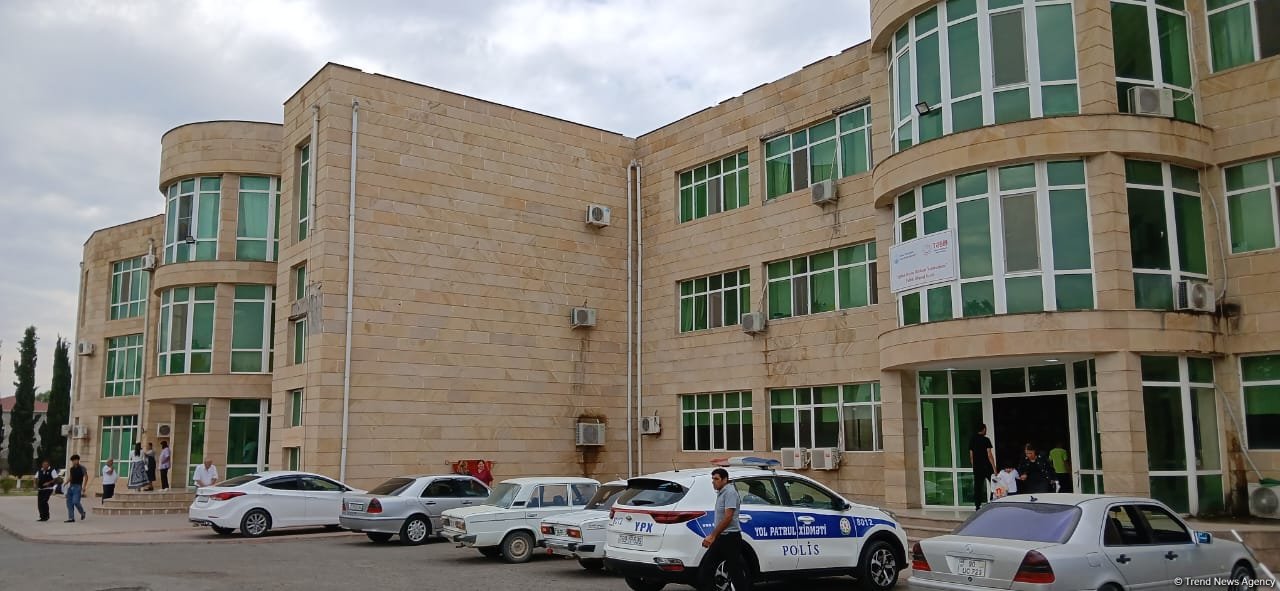 Ağdam-Füzuli yolunda mikroavtobus aşdı - 20 yaralı (FOTO/VİDEO)