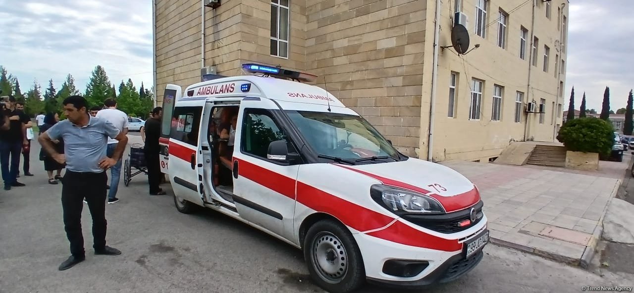 Ağdam-Füzuli yolunda mikroavtobus aşdı - 20 yaralı (FOTO/VİDEO)