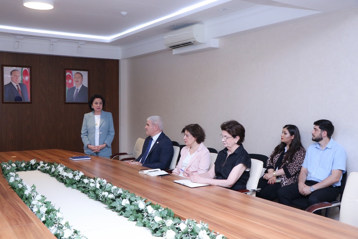 Professor M.Mərdanov elmi nəşirlərə verilən müasir tələblər mövzusunda təcrübəsini AzMİU alimləri ilə bölüşdü (FOTO)