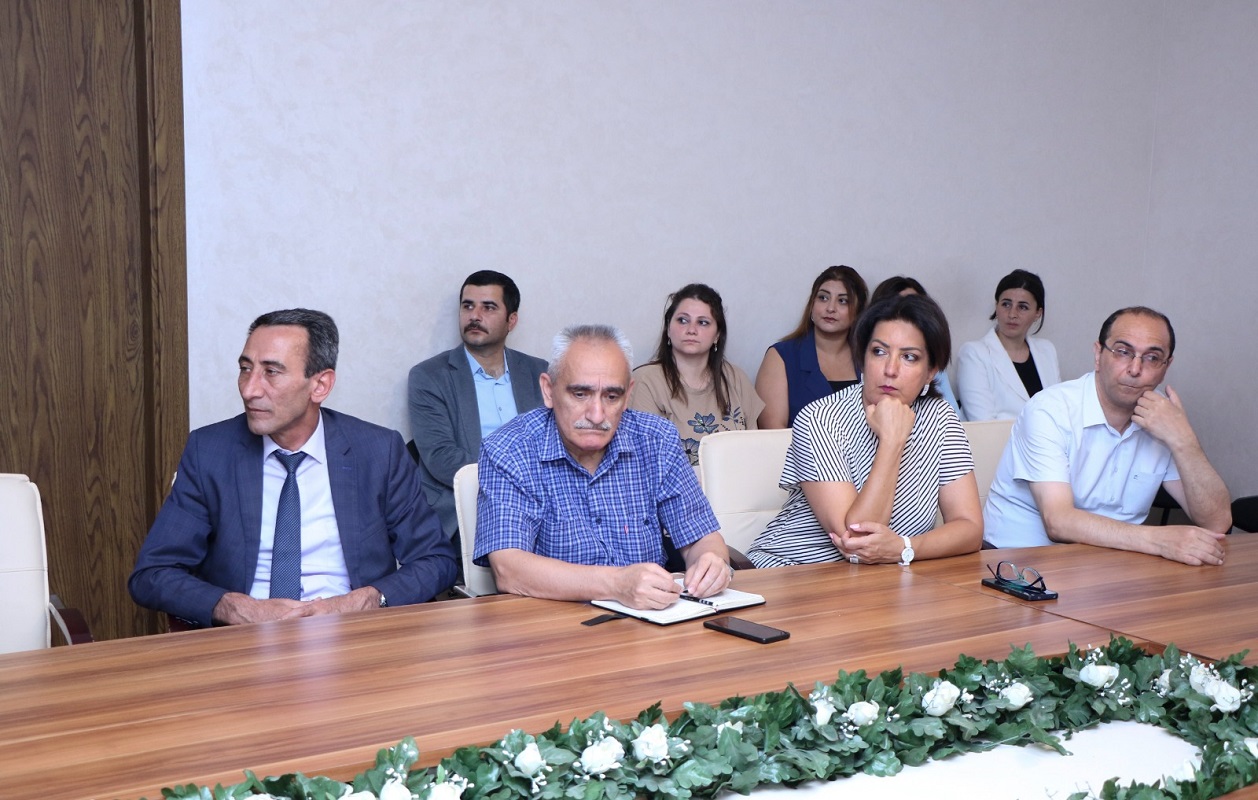 Professor M.Mərdanov elmi nəşirlərə verilən müasir tələblər mövzusunda təcrübəsini AzMİU alimləri ilə bölüşdü (FOTO)