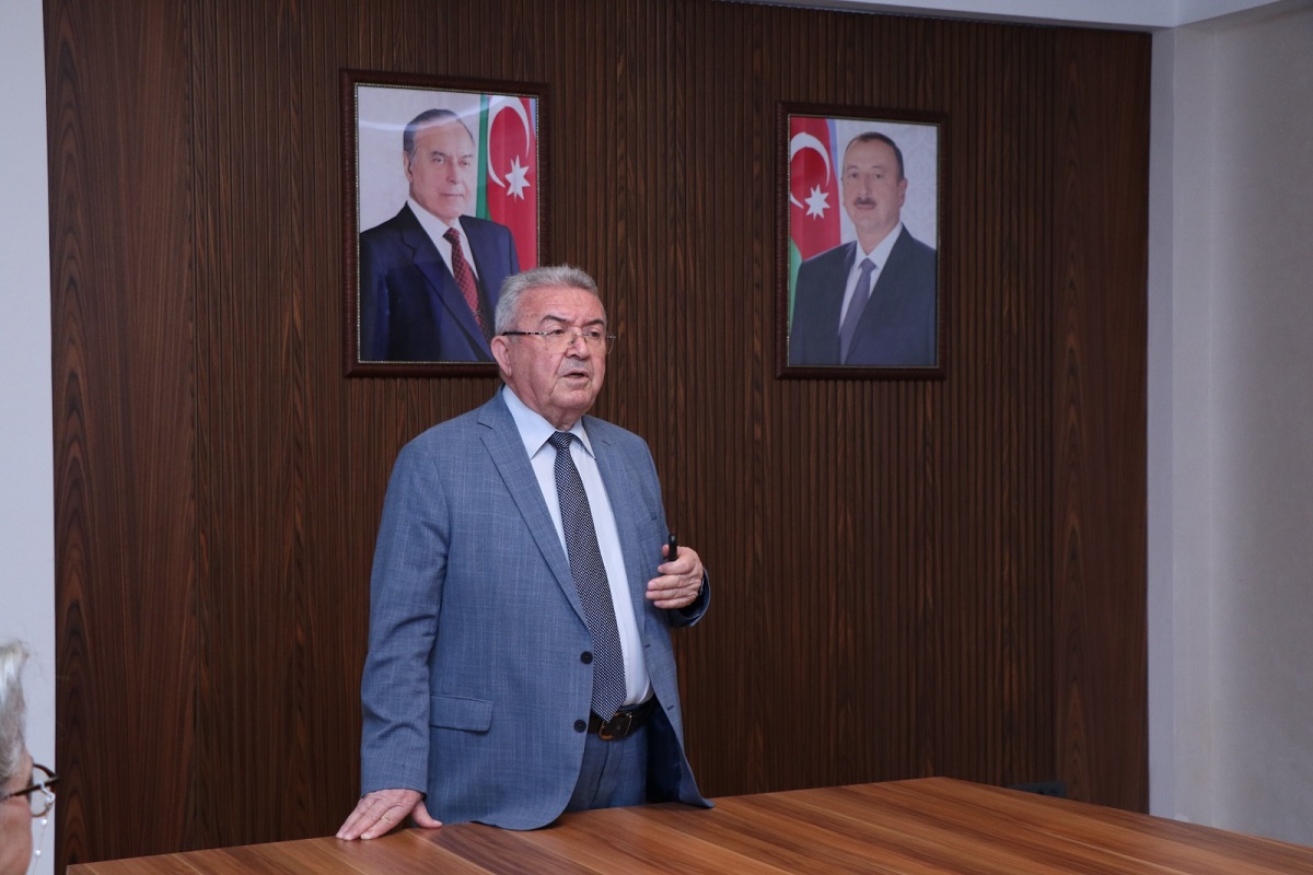 Professor M.Mərdanov elmi nəşirlərə verilən müasir tələblər mövzusunda təcrübəsini AzMİU alimləri ilə bölüşdü (FOTO)