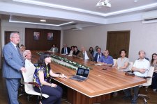 Professor M.Mərdanov elmi nəşirlərə verilən müasir tələblər mövzusunda təcrübəsini AzMİU alimləri ilə bölüşdü (FOTO)