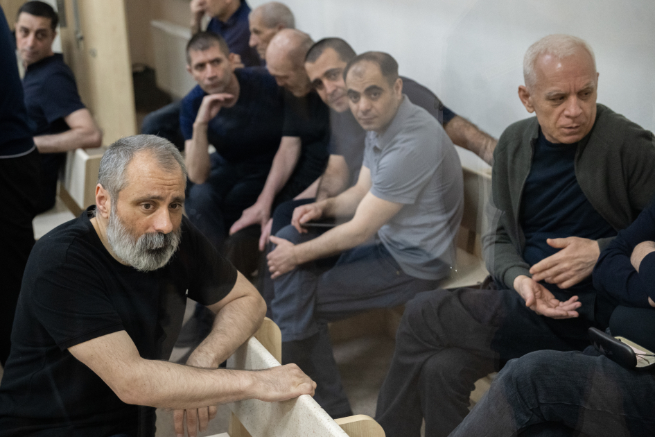Ermənistan silahlı qüvvələrinin Azərbaycan ərazilərini işğal etməsi zamanı əsirlikdə və girovluqda dəhşətli işgəncələrə məruz qalmış şəxslər məhkəmədə ifadə veriblər (FOTO)
