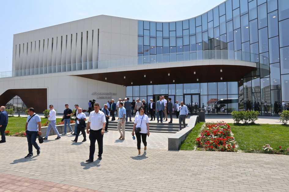 Azərbaycanın siyasi partiyaları sədrlərinin Qarabağa növbəti səfəri Ağdama təşkil olunub (FOTO)