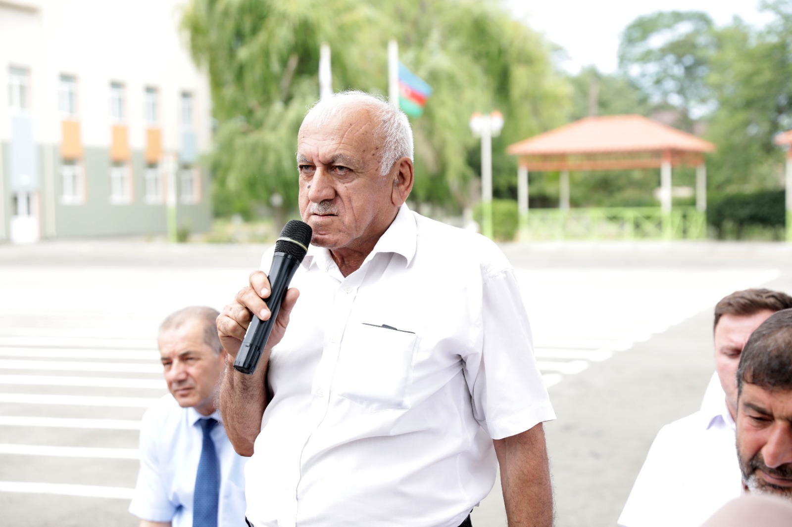 Xaçmazın İstisu qəsəbəsində sakinlərlə növbəti görüş keçirilib (FOTO)