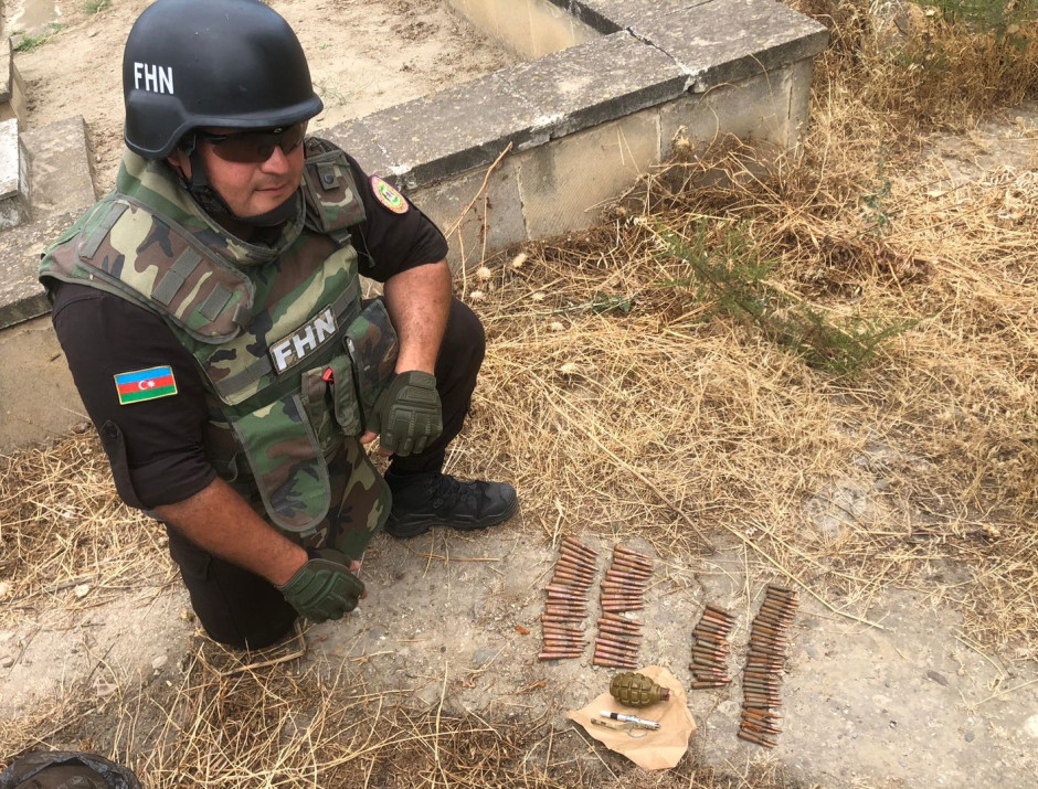 Abşeronda silah-sursat tapıldı (FOTO/VİDEO)