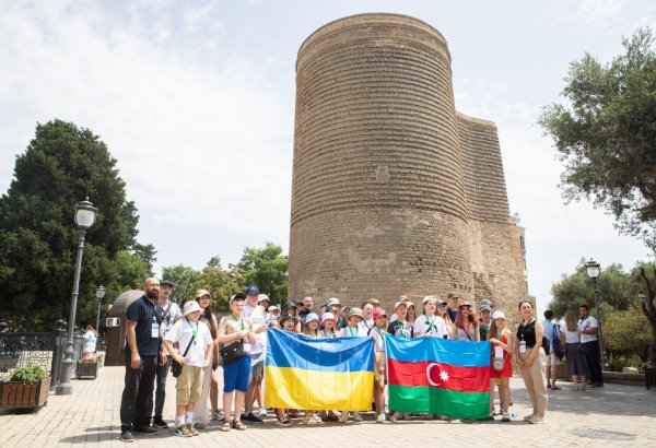 Ölkəmizə gətirilən ukraynalı uşaqlar üçün Bakı turu təşkil edilib (FOTO)