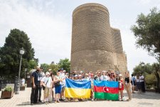 Ölkəmizə gətirilən ukraynalı uşaqlar üçün Bakı turu təşkil edilib (FOTO)