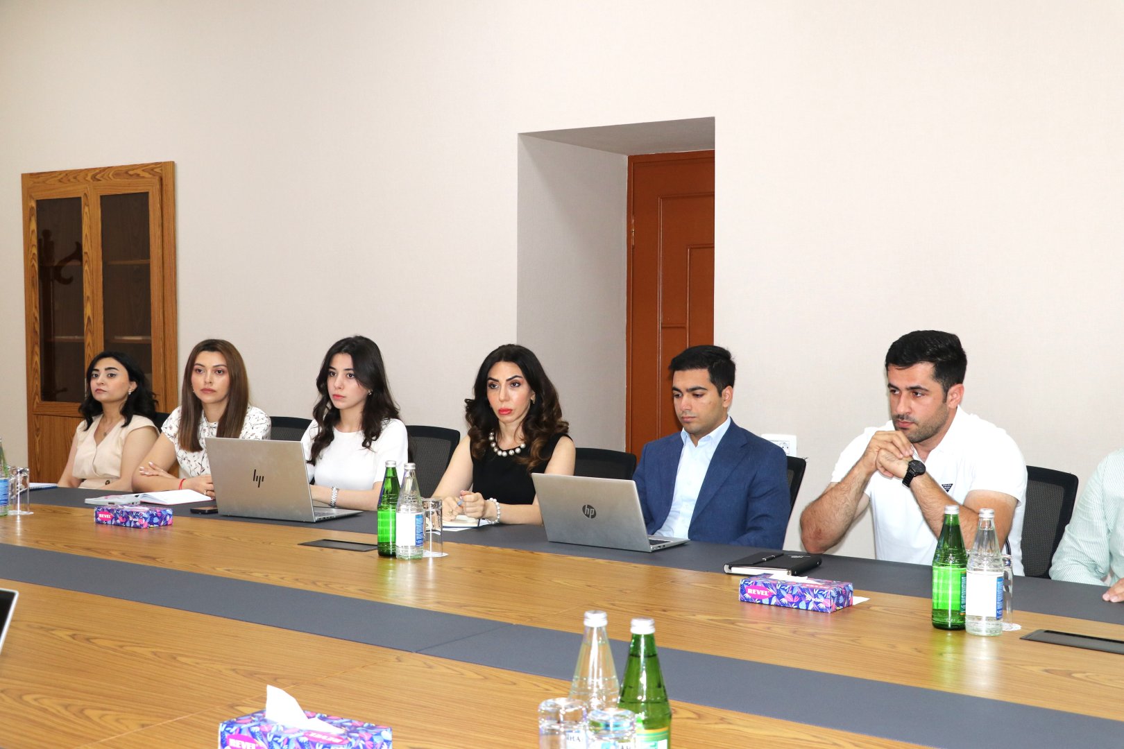 Yenilənmiş “Radioelektron vasitələrə verilən icazələr” sisteminin təqdimatı keçirilib (FOTO)