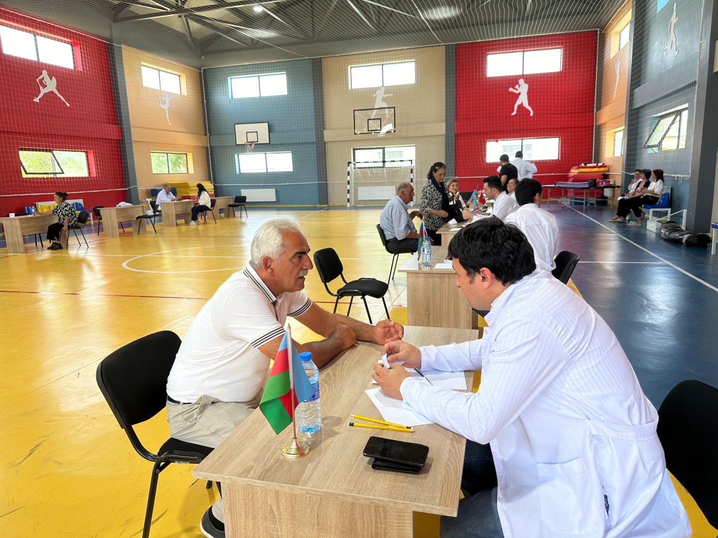 Səhiyyə Nazirliyi işğaldan azad edilmiş ərazilərin sakinlərinin sağlamlığına qayğını gücləndirir (FOTO)