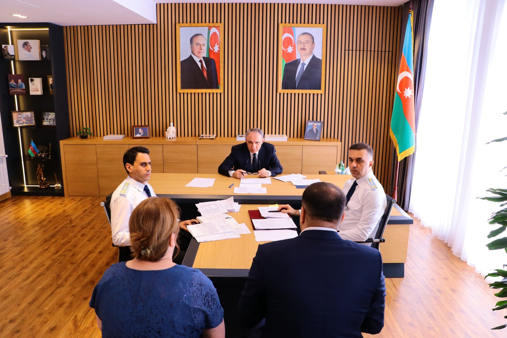 Baş prokuror paytaxtın Nərimanov rayonunda vətəndaşları qəbul edib (FOTO)