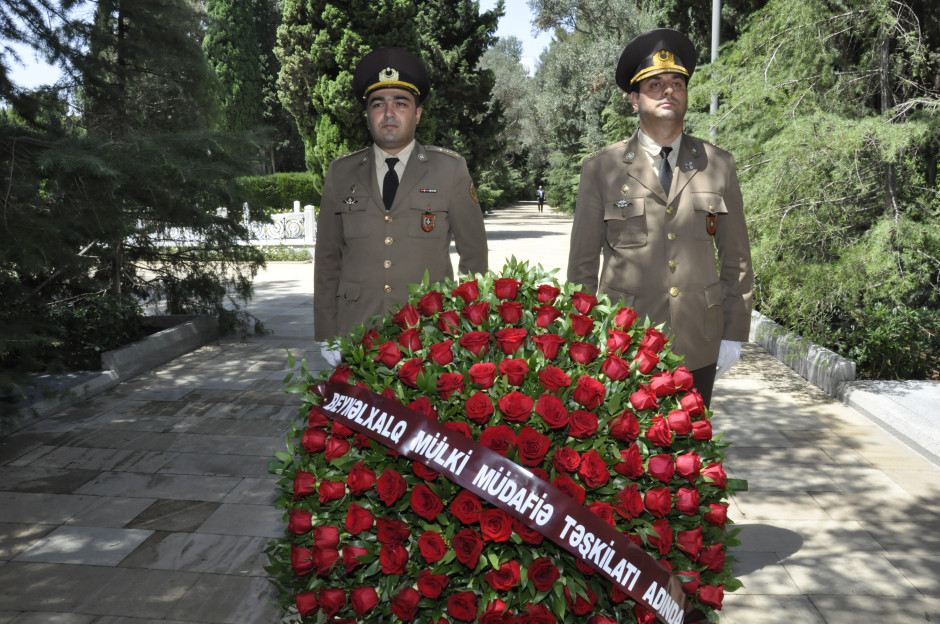 Kəmaləddin Heydərov BMMT-nin yeni Baş katibi ilə Fəxri xiyabanı ziyarət edib (FOTO)