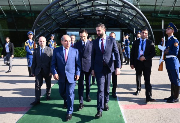 Suriyanın keçid dövrü Prezidenti Əhməd Əl Şaraanın Azərbaycana səfəri başa çatıb (FOTO)