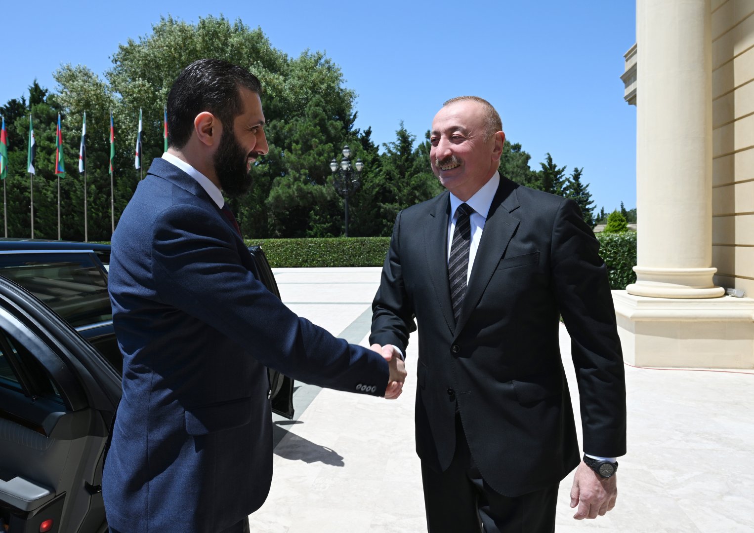 Prezident İlham Əliyevin Suriyanın keçid dövrü Prezidenti ilə görüşü olub (FOTO/VİDEO) (YENİLƏNİB)