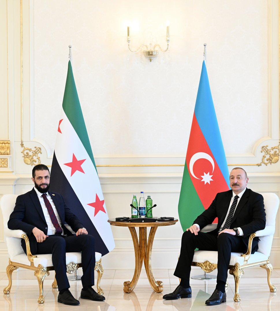 Prezident İlham Əliyevin Suriyanın keçid dövrü Prezidenti ilə görüşü olub (FOTO/VİDEO) (YENİLƏNİB)