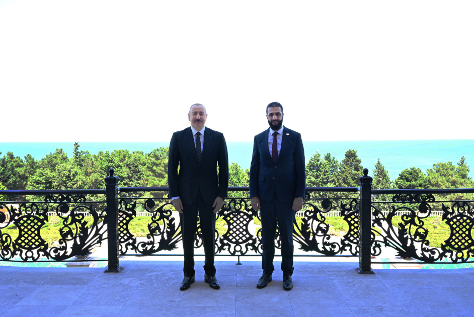 Prezident İlham Əliyevin Suriyanın keçid dövrü Prezidenti ilə görüşü olub (FOTO/VİDEO) (YENİLƏNİB)