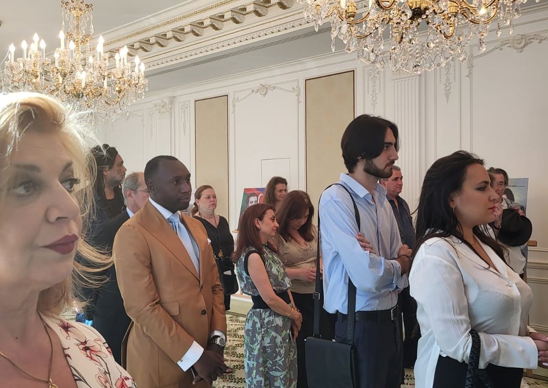 Parisdə Baku Network və Azərbaycanın Fransadakı səfirliyinin təşkilatçılığı həlak olmuş jurnalistlərin xatirəsinə həsr olunmuş sərgi keçirilib (FOTO)