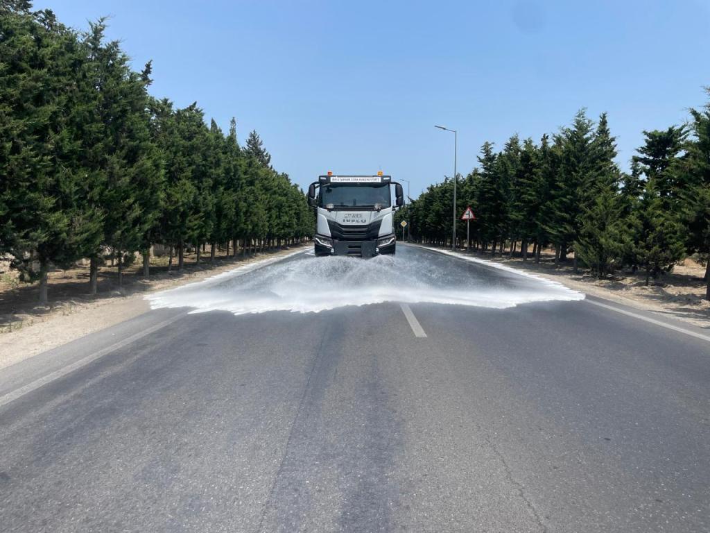 Bu gün Bakının 549 küçəsi yuyulub (FOTO)