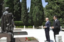Kəmaləddin Heydərov BMMT-nin yeni Baş katibi ilə Fəxri xiyabanı ziyarət edib (FOTO)