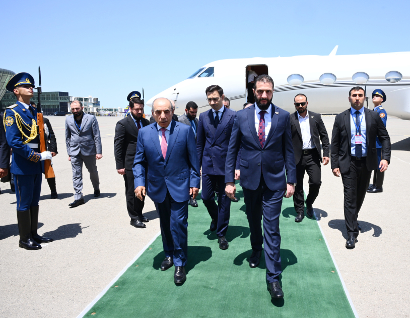 Suriyanın keçid dövrü Prezidenti Əhməd Əl Şaraa Azərbaycana işgüzar səfərə gəlib (FOTO)