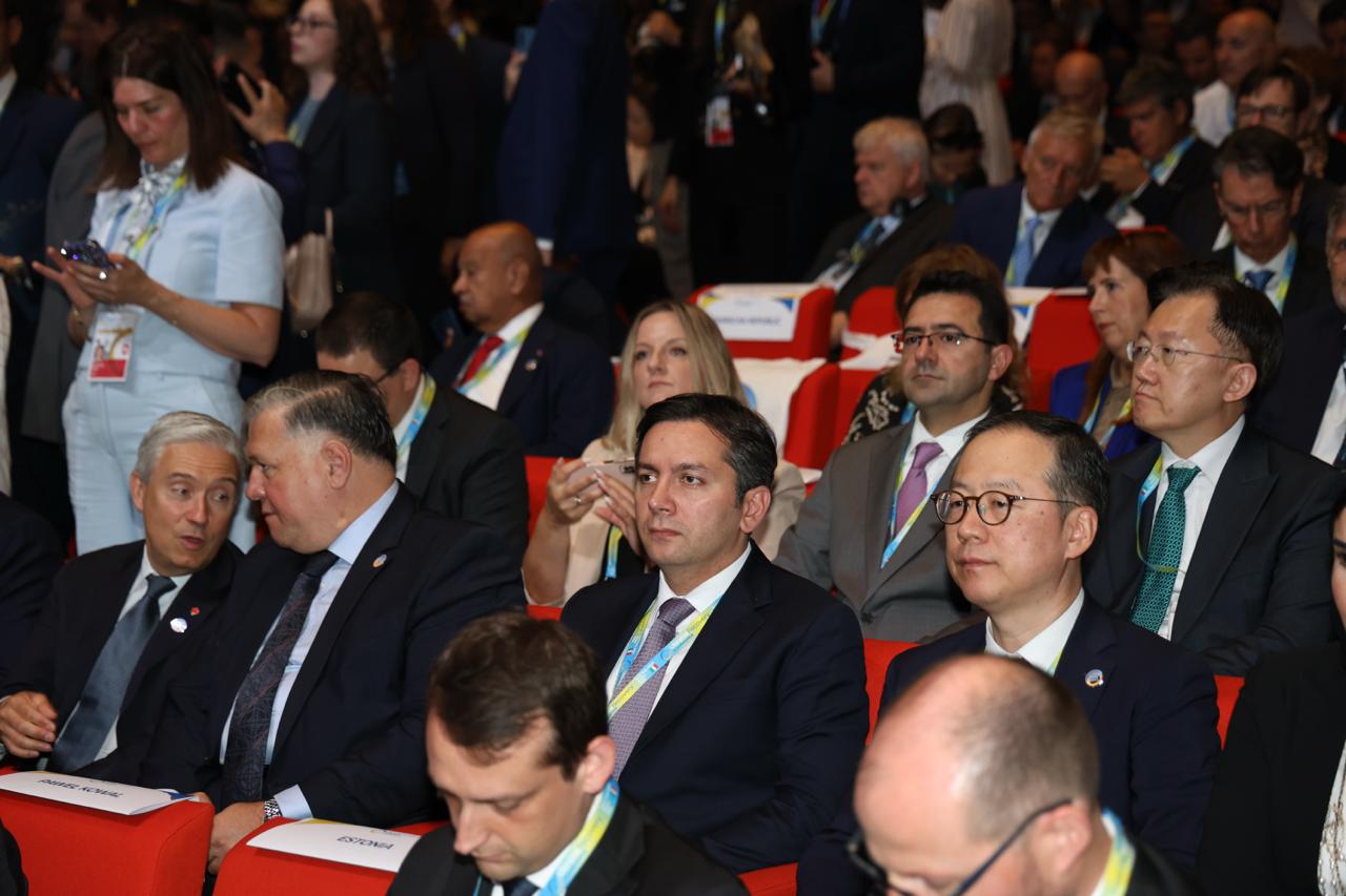 Azərbaycan nümayəndə heyəti Roma şəhərində Ukrayna Bərpa Konfransında iştirak edib (FOTO)