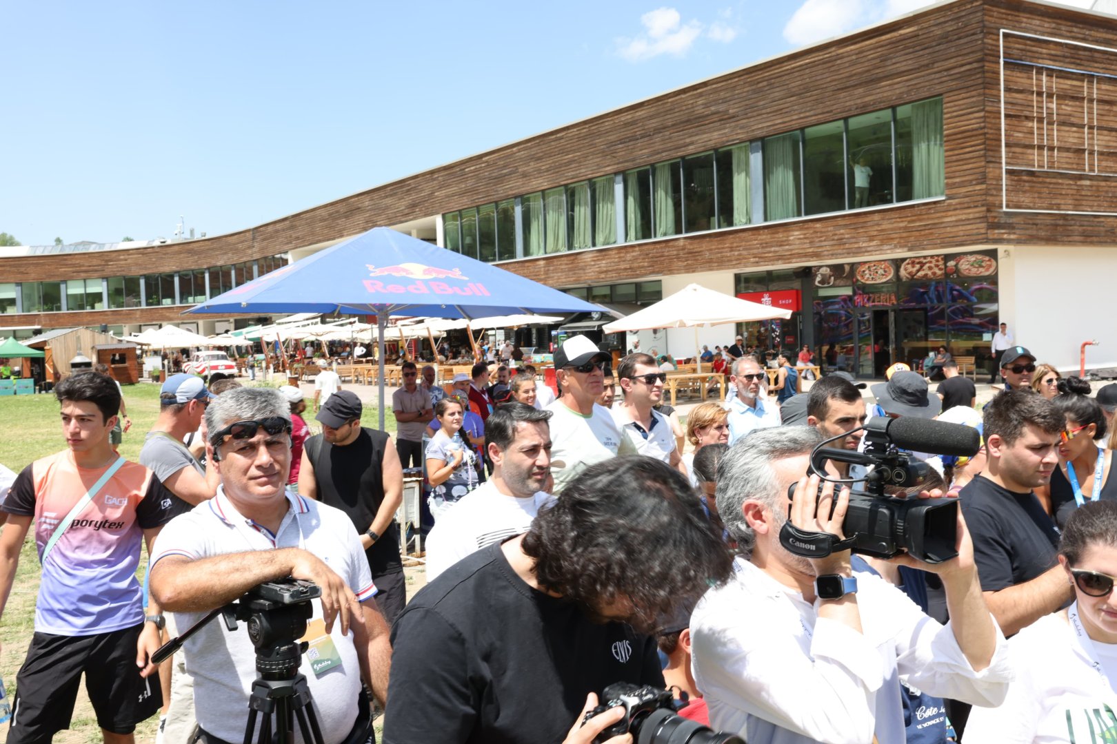 600-ə yaxın həvəskar atlet “Shahdag Running Fest” qaçış yarışında qələbə üçün mübarizə aparıb (FOTO)