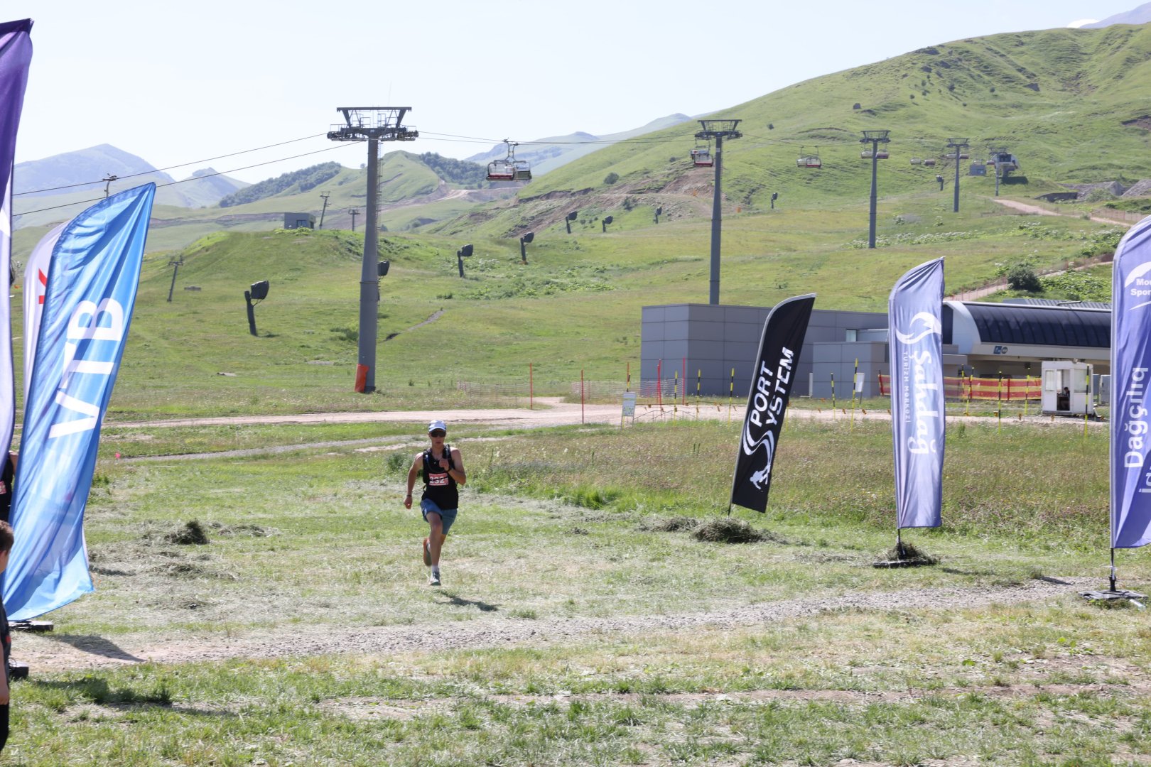600-ə yaxın həvəskar atlet “Shahdag Running Fest” qaçış yarışında qələbə üçün mübarizə aparıb (FOTO)