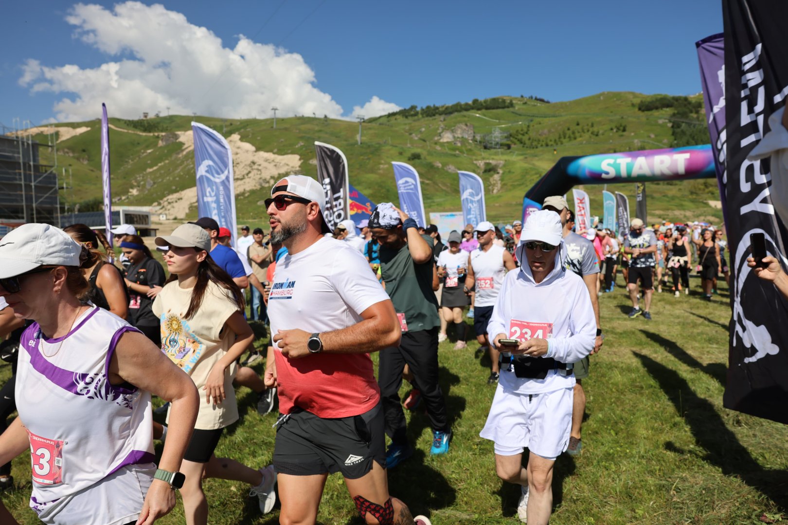 600-ə yaxın həvəskar atlet “Shahdag Running Fest” qaçış yarışında qələbə üçün mübarizə aparıb (FOTO)