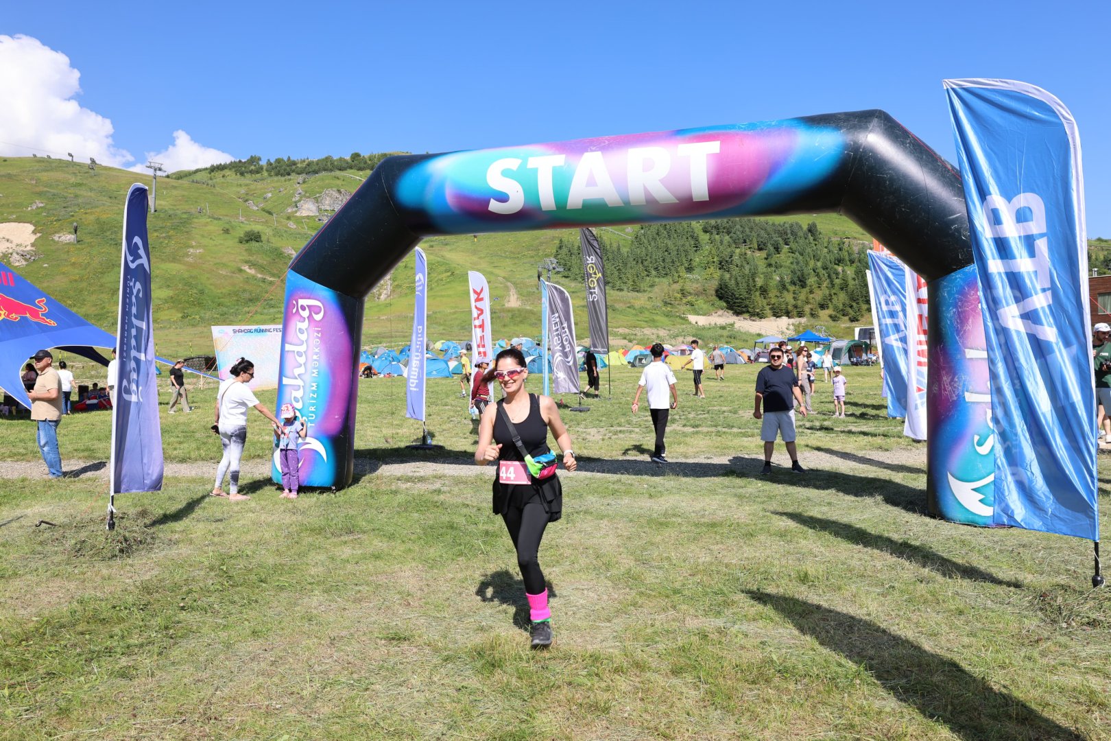 600-ə yaxın həvəskar atlet “Shahdag Running Fest” qaçış yarışında qələbə üçün mübarizə aparıb (FOTO)