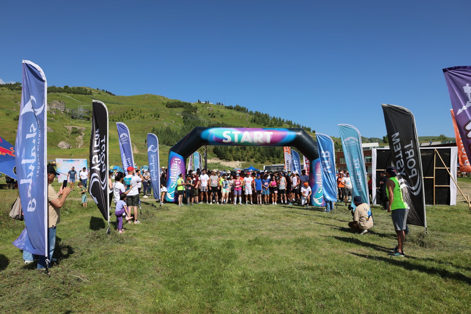 600-ə yaxın həvəskar atlet “Shahdag Running Fest” qaçış yarışında qələbə üçün mübarizə aparıb (FOTO)