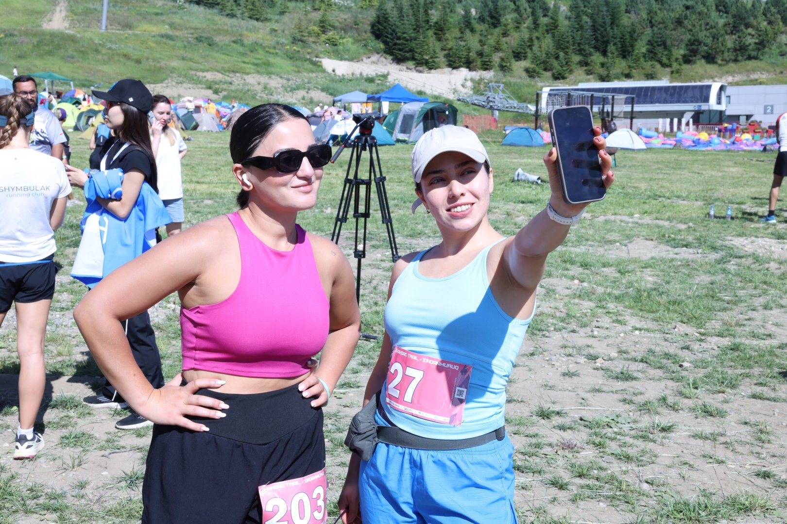 600-ə yaxın həvəskar atlet “Shahdag Running Fest” qaçış yarışında qələbə üçün mübarizə aparıb (FOTO)