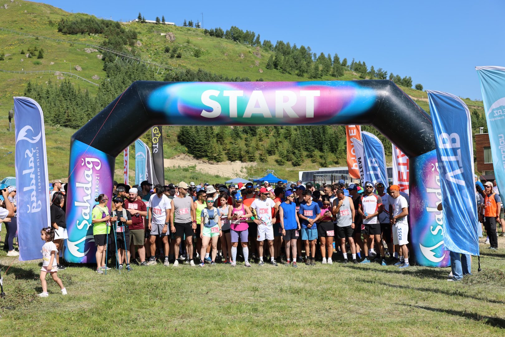 600-ə yaxın həvəskar atlet “Shahdag Running Fest” qaçış yarışında qələbə üçün mübarizə aparıb (FOTO)