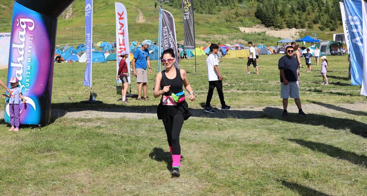 600-ə yaxın həvəskar atlet “Shahdag Running Fest” qaçış yarışında qələbə üçün mübarizə aparıb (FOTO)
