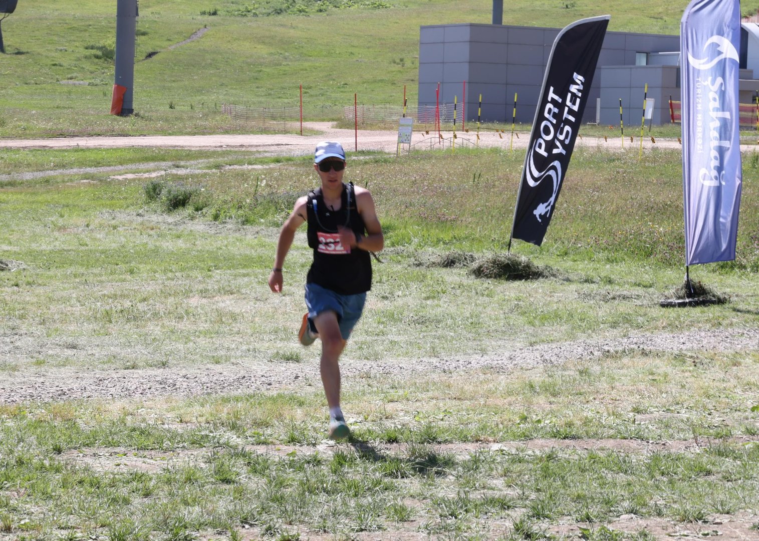 600-ə yaxın həvəskar atlet “Shahdag Running Fest” qaçış yarışında qələbə üçün mübarizə aparıb (FOTO)