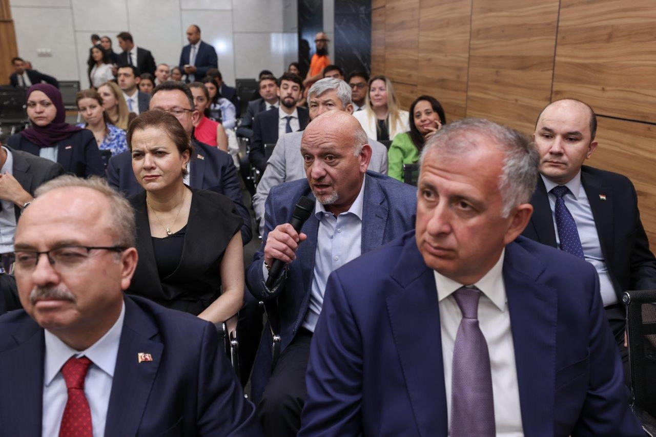 Azərbaycandakı diplomatik korpusun nümayəndələri üçün “KOB-ların yaşıl keçidi üçün Bakı İqlim Koalisiyası üzrə Birgə Bəyannamə”yə dair təqdimat keçirilib (FOTO)