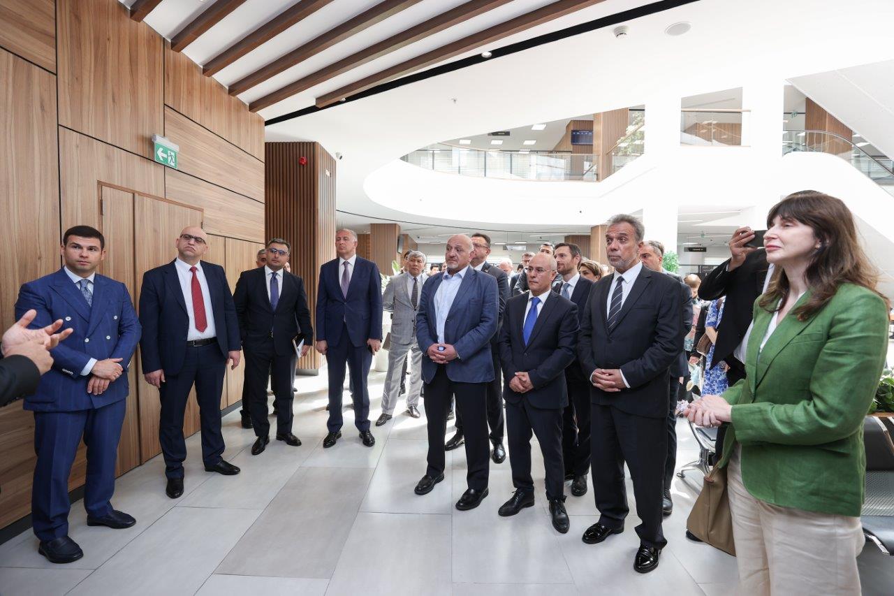 Azərbaycandakı diplomatik korpusun nümayəndələri üçün “KOB-ların yaşıl keçidi üçün Bakı İqlim Koalisiyası üzrə Birgə Bəyannamə”yə dair təqdimat keçirilib (FOTO)