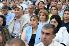 Ermənistan silahlı qüvvələrinin azərbaycanlıları əsir götürərkən işgəncə vermələrini əks etdirən videokadrlar məhkəmədə nümayiş etdirilib (FOTO)