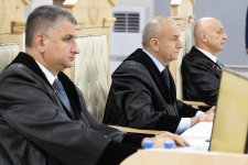 Ermənistan silahlı qüvvələrinin azərbaycanlıları əsir götürərkən işgəncə vermələrini əks etdirən videokadrlar məhkəmədə nümayiş etdirilib (FOTO)